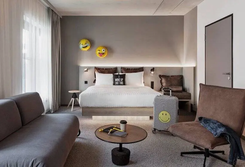 Family Room, Moxy Munich Ostbahnhof