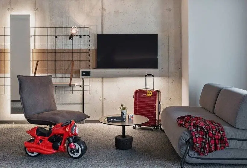 Family Room, Moxy Munich Ostbahnhof