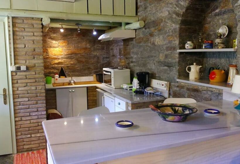Семейные Апартаменты, Kypri Apartments