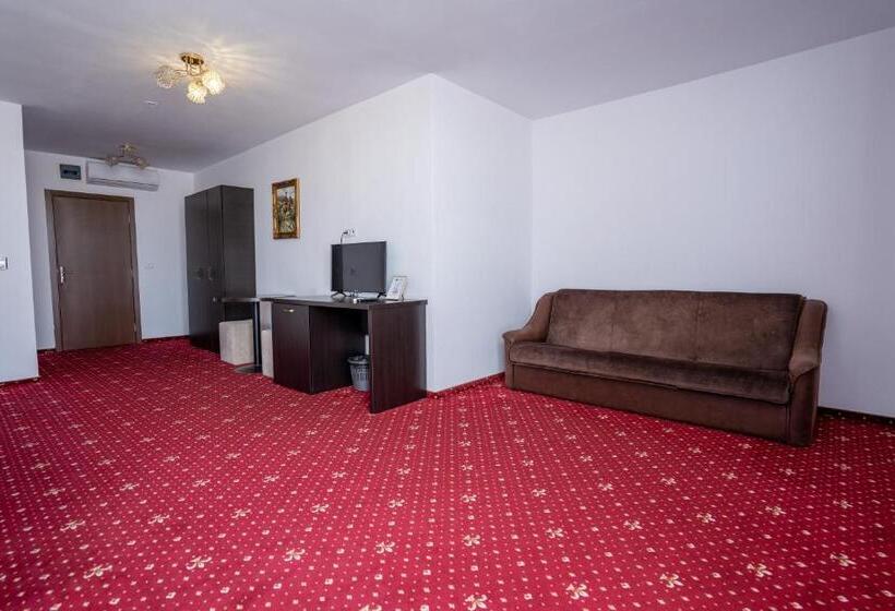 Camera Tripla Deluxe, N Residence