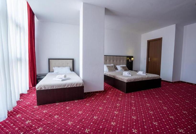 Camera Tripla Deluxe, N Residence