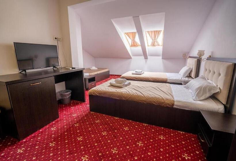 Quarto Triplo Superior, N Residence