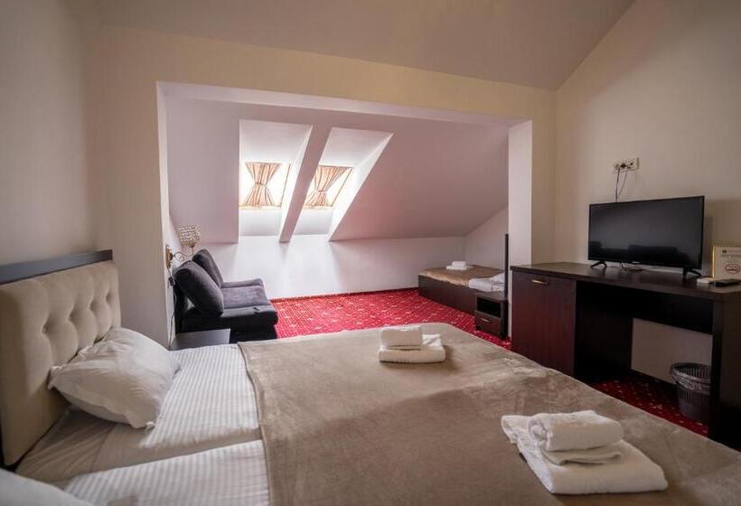Quarto Triplo Economy, N Residence