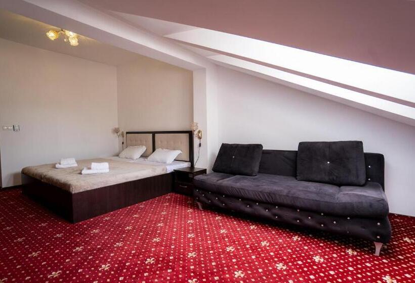 Camera Tripla Economy, N Residence