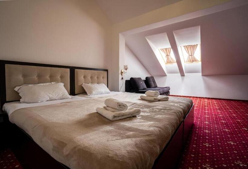 Quarto Triplo Economy, N Residence