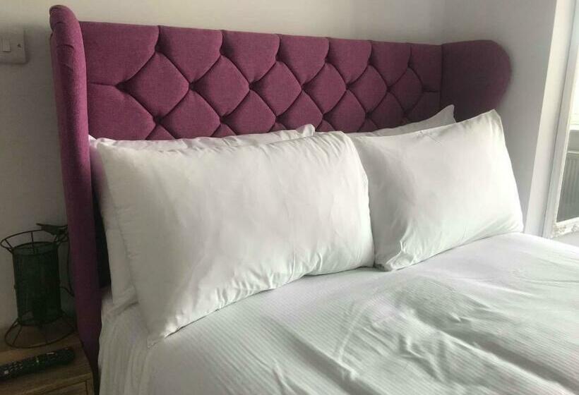 חדר סטנדרט, The Reubens