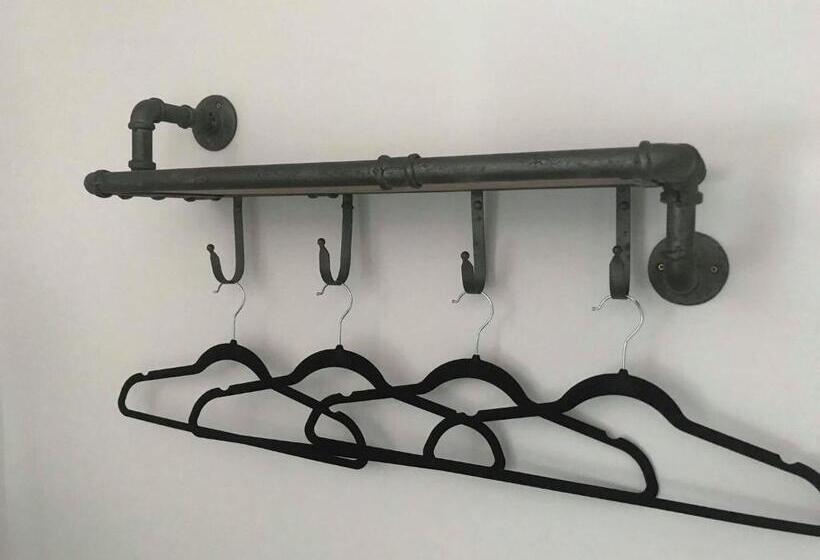 חדר סטנדרט, The Reubens