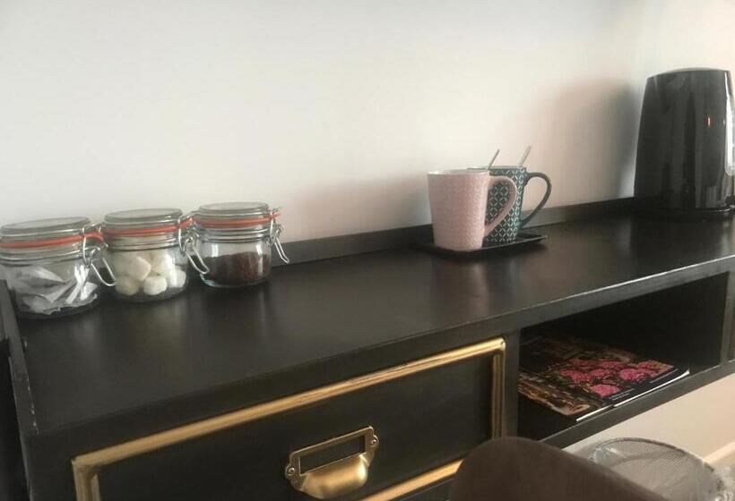 חדר סטנדרט לשלושה, The Reubens