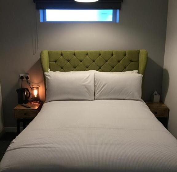 חדר אקונומי, The Reubens