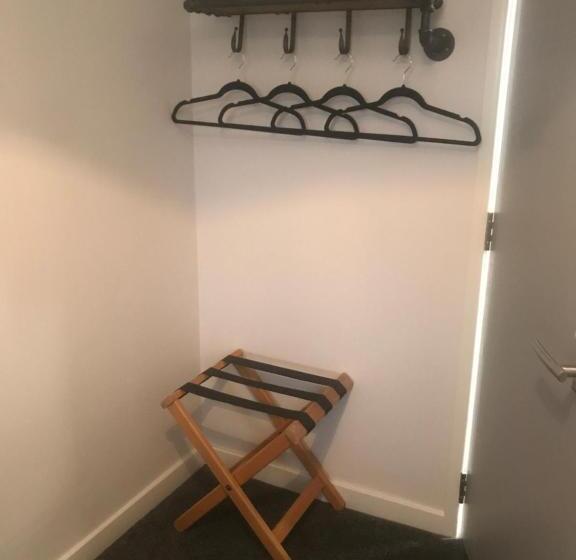 חדר סטנדרט, The Reubens