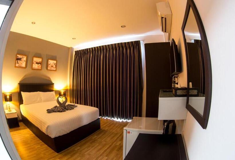 Номер Deluxe, Wixky