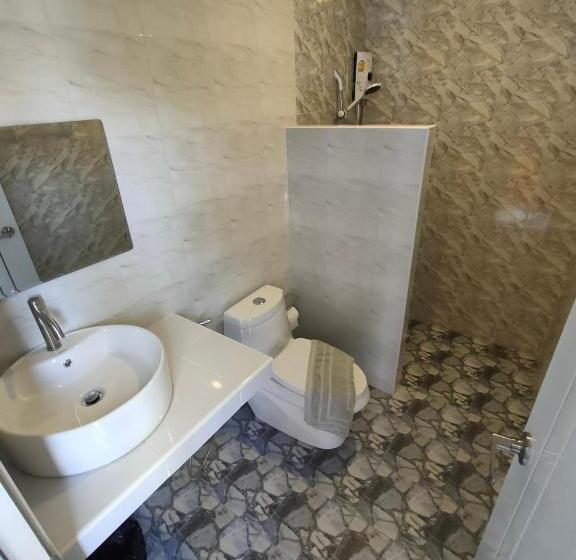 三人经典房间, Wixky