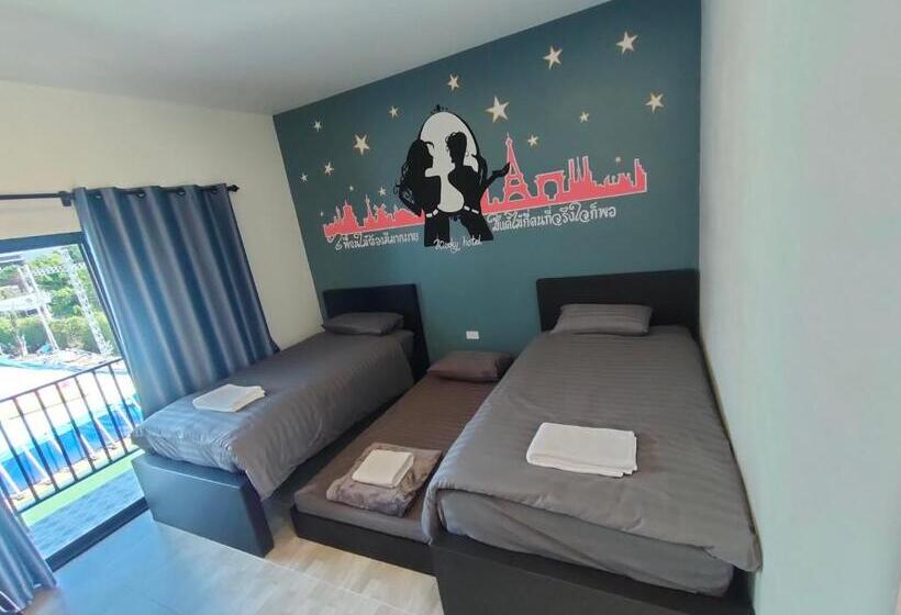 三人经典房间, Wixky