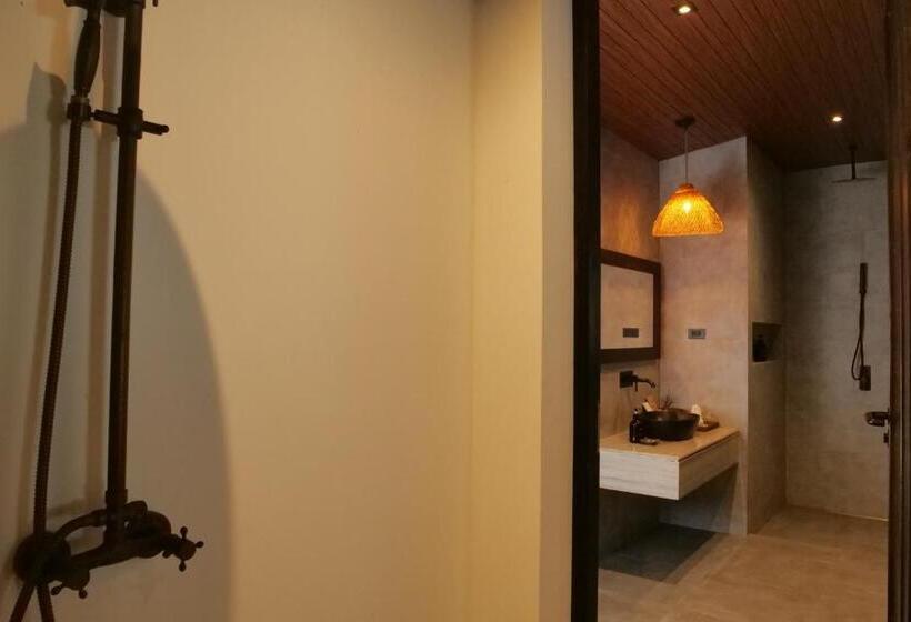 اتاق لوکس با چشمانداز دریا, Victoria Cliff Resort Nyaung Oo Phee Island