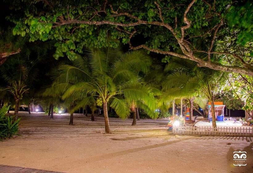 اتاق لوکس با چشمانداز دریا, Victoria Cliff Resort Nyaung Oo Phee Island