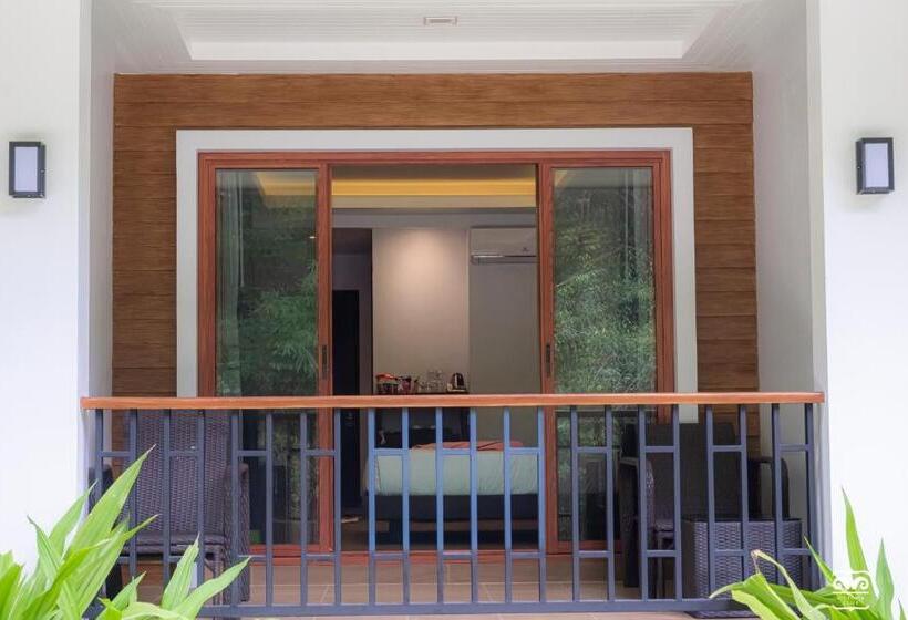 اتاق لوکس با چشمانداز باغ, Victoria Cliff Resort Nyaung Oo Phee Island