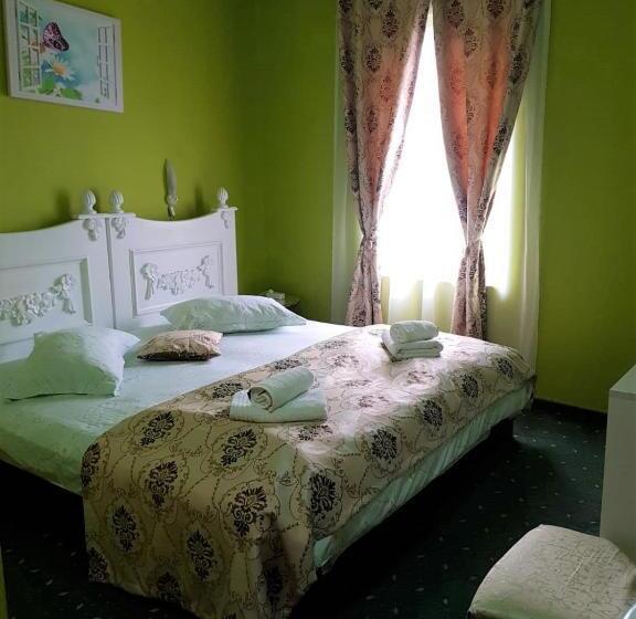 اتاق استاندارد یک نفره, Darosy