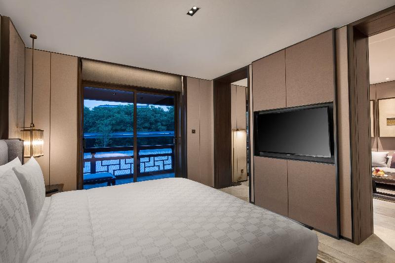Люкс с Балконом, Hualuxe Xi An Tanghua, An Ihg