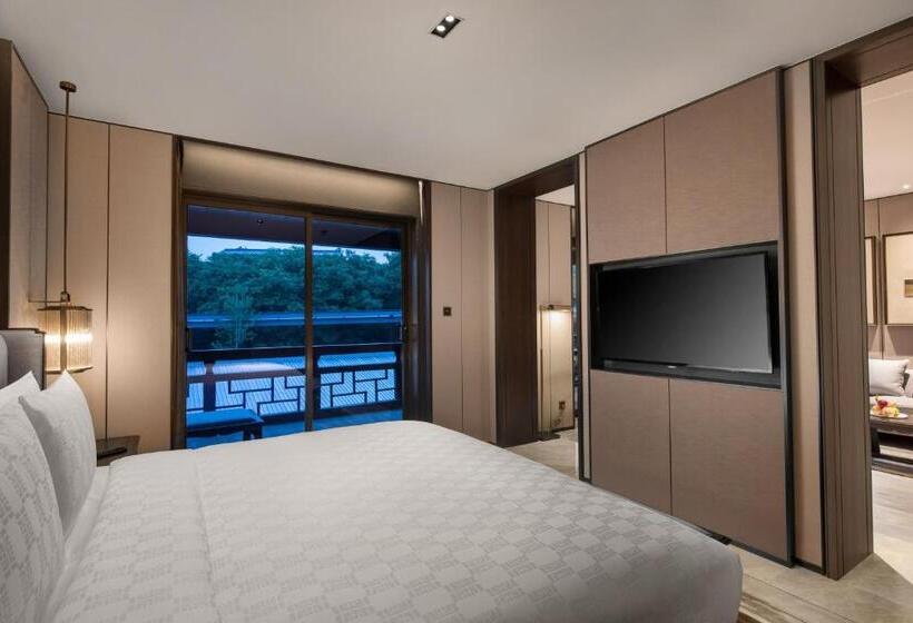سوئیت با بالکن, Hualuxe Xi An Tanghua, An Ihg