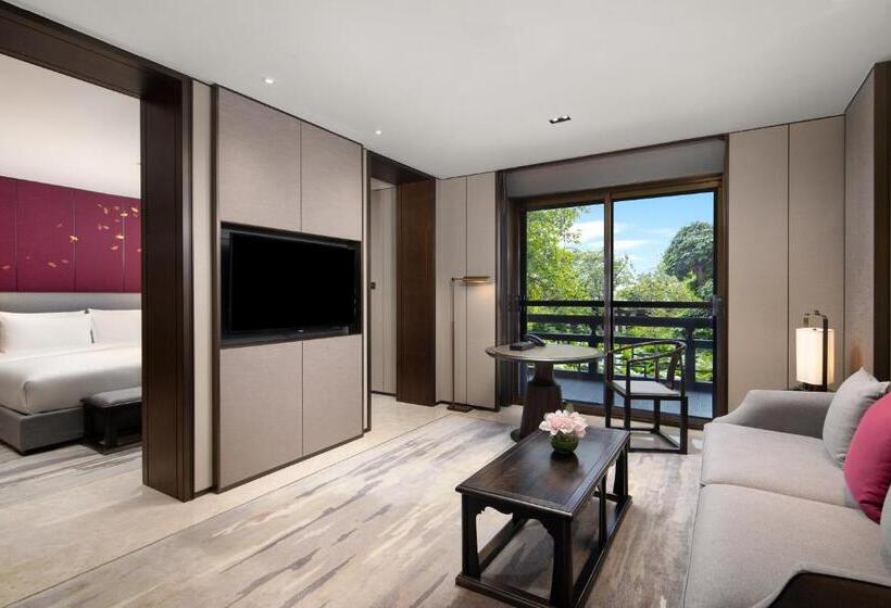 سوئیت با بالکن, Hualuxe Xi An Tanghua, An Ihg