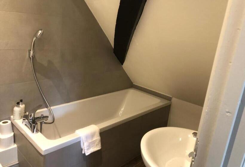 带大床的标准间, The Hopton Crown