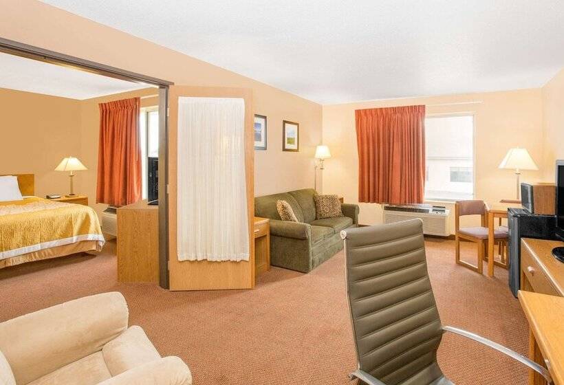 جناح, Days Inn By Wyndham Worthington