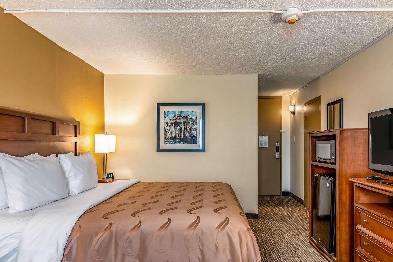 스탠다드 룸 킹사이즈 침대, Quality Inn Bucyrus North