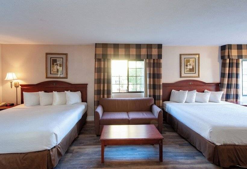 디럭스 스위트, Studio City Court Yard