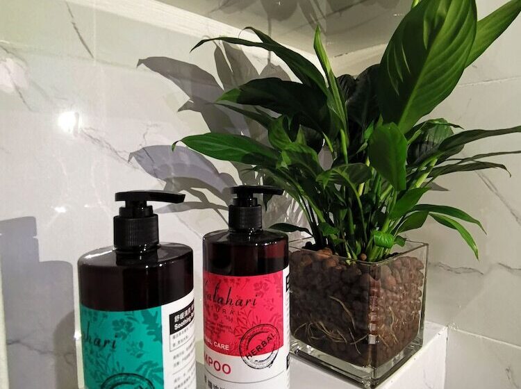 غرفة قياسية, Catcher Home