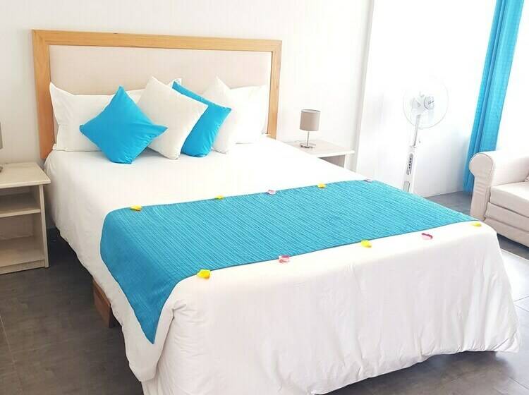 اتاق استاندارد سه نفره, Royal Attitude Business Complex