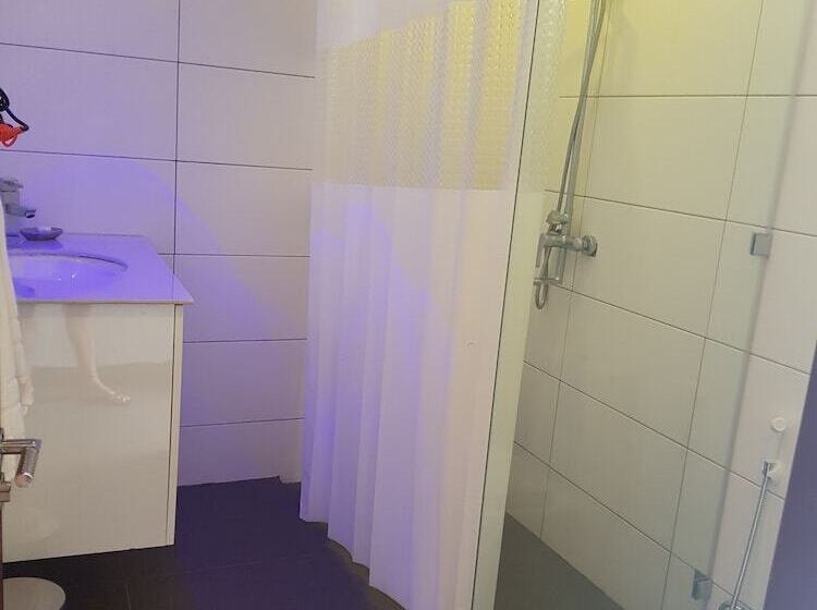 اتاق استاندارد سه نفره, Royal Attitude Business Complex