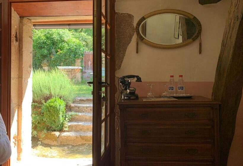 Superior Room with Terrace, Ferme De Tayac   Charme Avec Pool