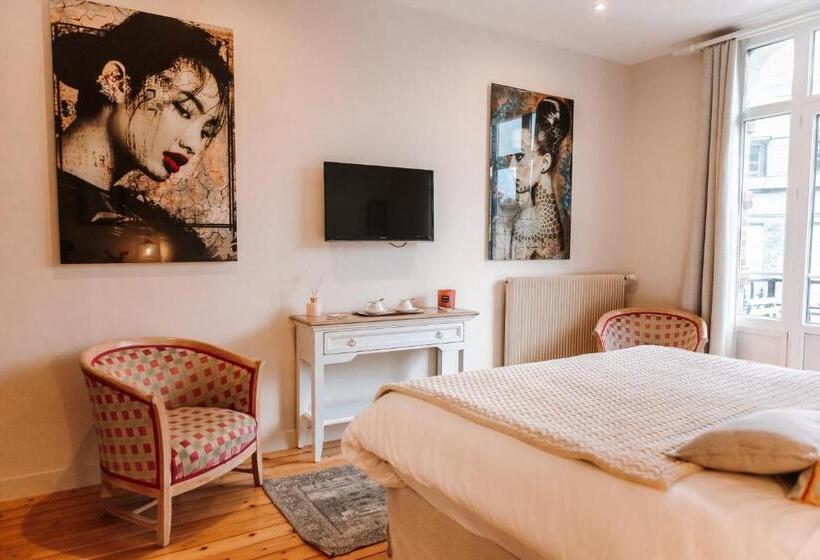 اتاق لوکس با بالکن, Chambre Roméo Ou Juliette