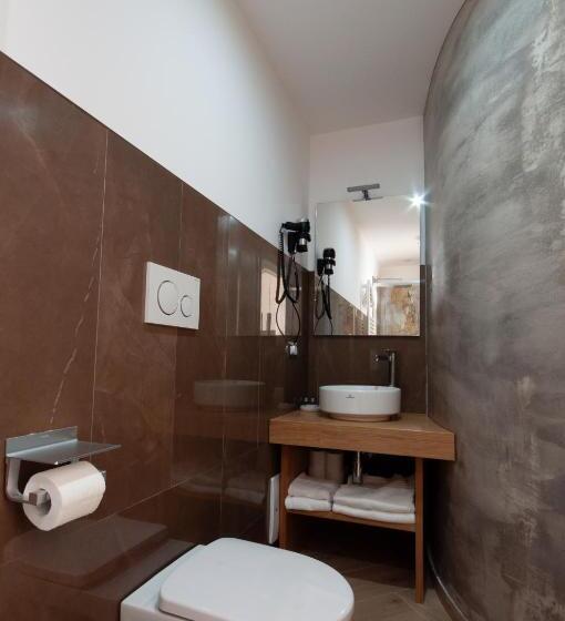 חדר סטנדרט עם ג'קוזי, Artemisia B&b