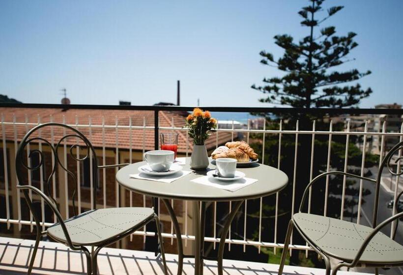 חדר סטנדרט עם ג'קוזי, Artemisia B&b