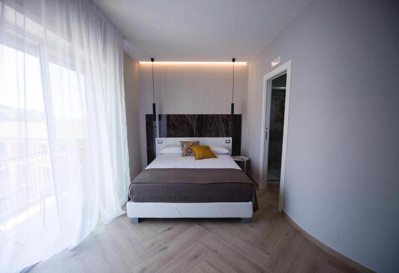 חדר סטנדרט לשלושה עם מרפסת, Artemisia B&b