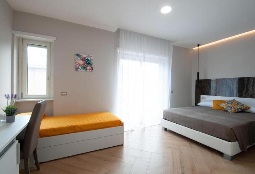 חדר סטנדרט לשלושה עם מרפסת, Artemisia B&b