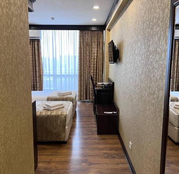 Номер Стандарт с Балконом, Orient Star Varahsha
