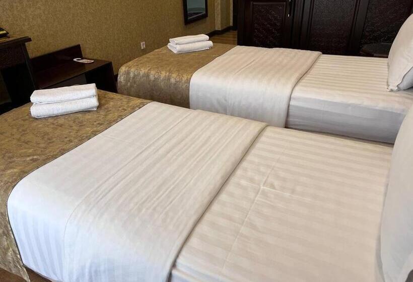 חדר סטנדרט עם מרפסת, Orient Star Varahsha