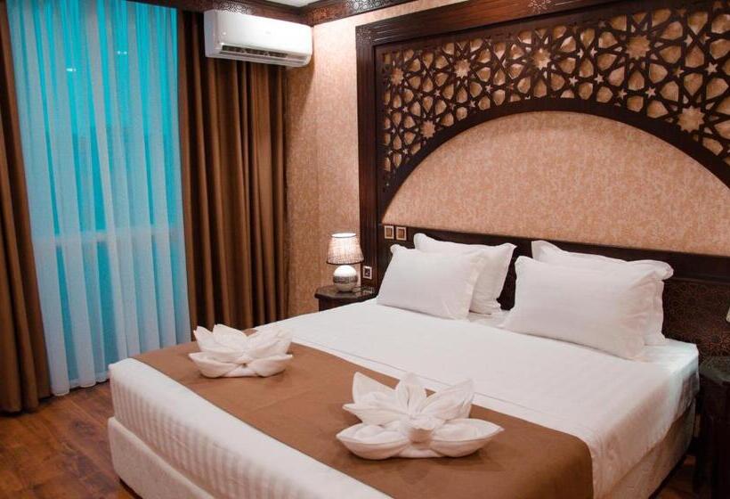 חדר סטנדרט יחיד עם מרפסת, Orient Star Varahsha