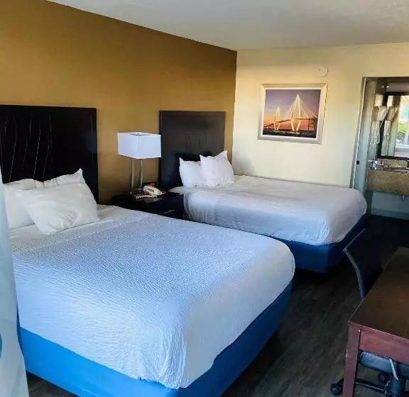 ２ダブルベッドのスタンダードルーム, Days Inn By Wyndham Mt Pleasantcharlestonpatriots Point
