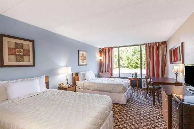 اتاق استاندارد, Days Inn By Wyndham Syracuse