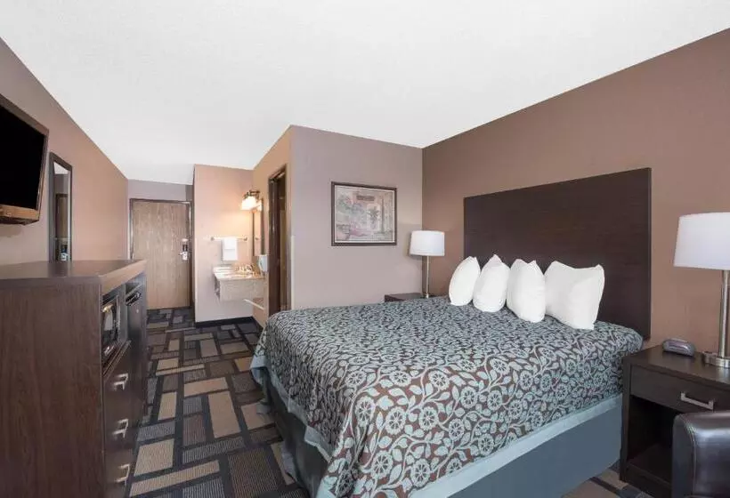 اتاق استاندارد برای معلولان, Days Inn By Wyndham Watertown