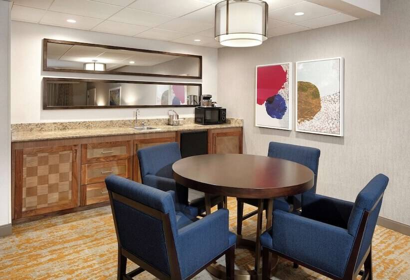 스위트, Doubletree By Hilton Ontario Airport