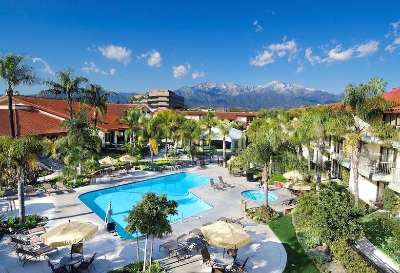 스탠다드 룸 더블 침대, Doubletree By Hilton Ontario Airport