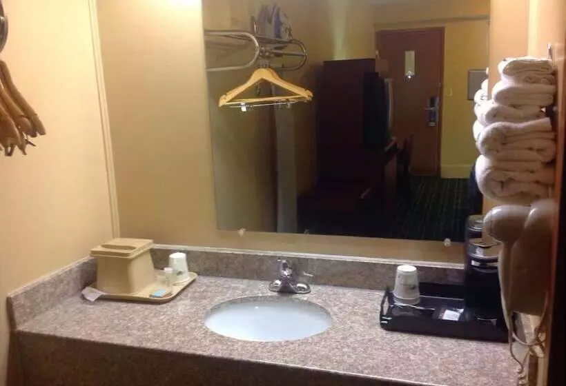 ２ダブルベッドのスタンダードルーム, Hilltop Inn Pittsburgh