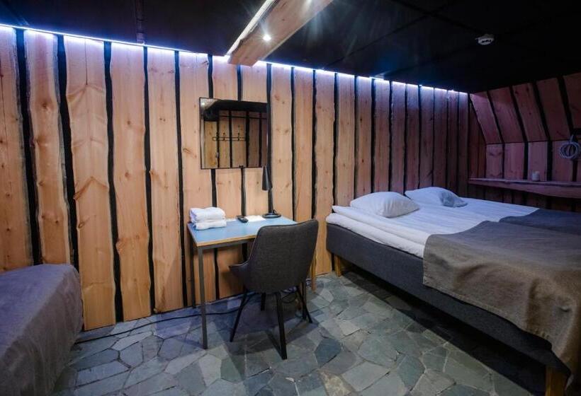 غرفة قياسية ثلاثية حمام مشترك, Hostel Toivola