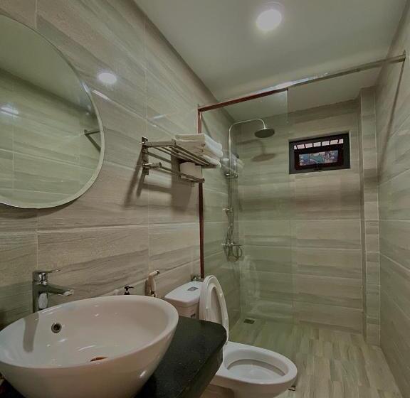 اتاق لوکس با بالکن, Catba Oasis Bungalows