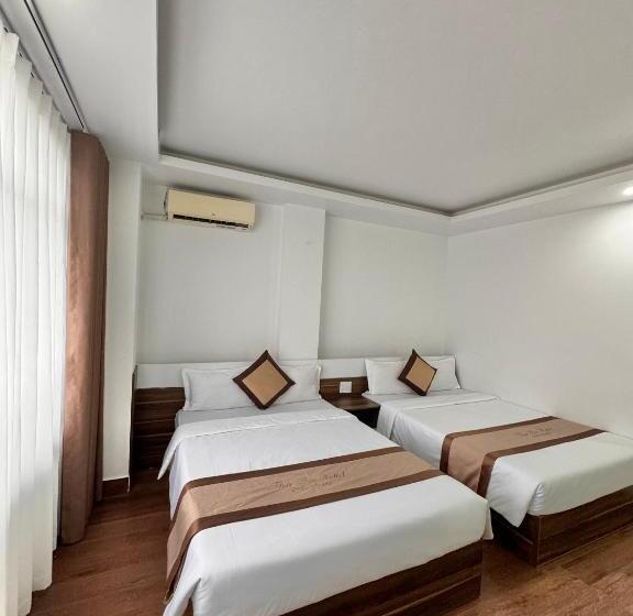 اتاق لوکس با چشمانداز دریا, Thái Bảo