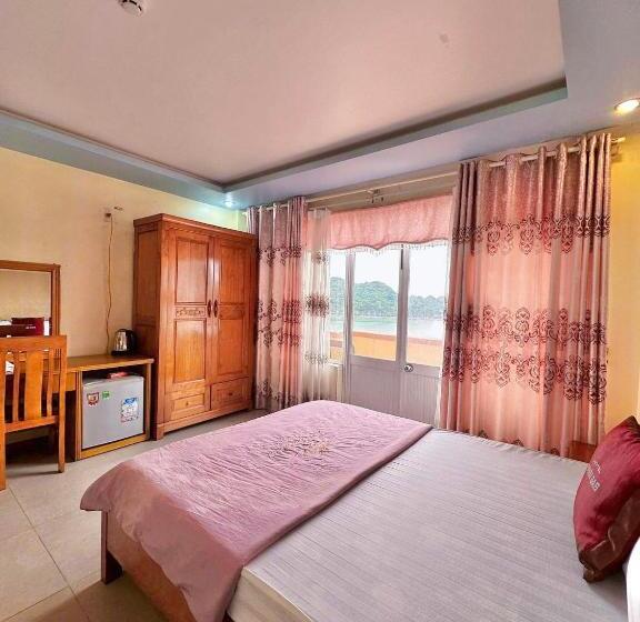 اتاق لوکس با بالکن, Thái Bảo